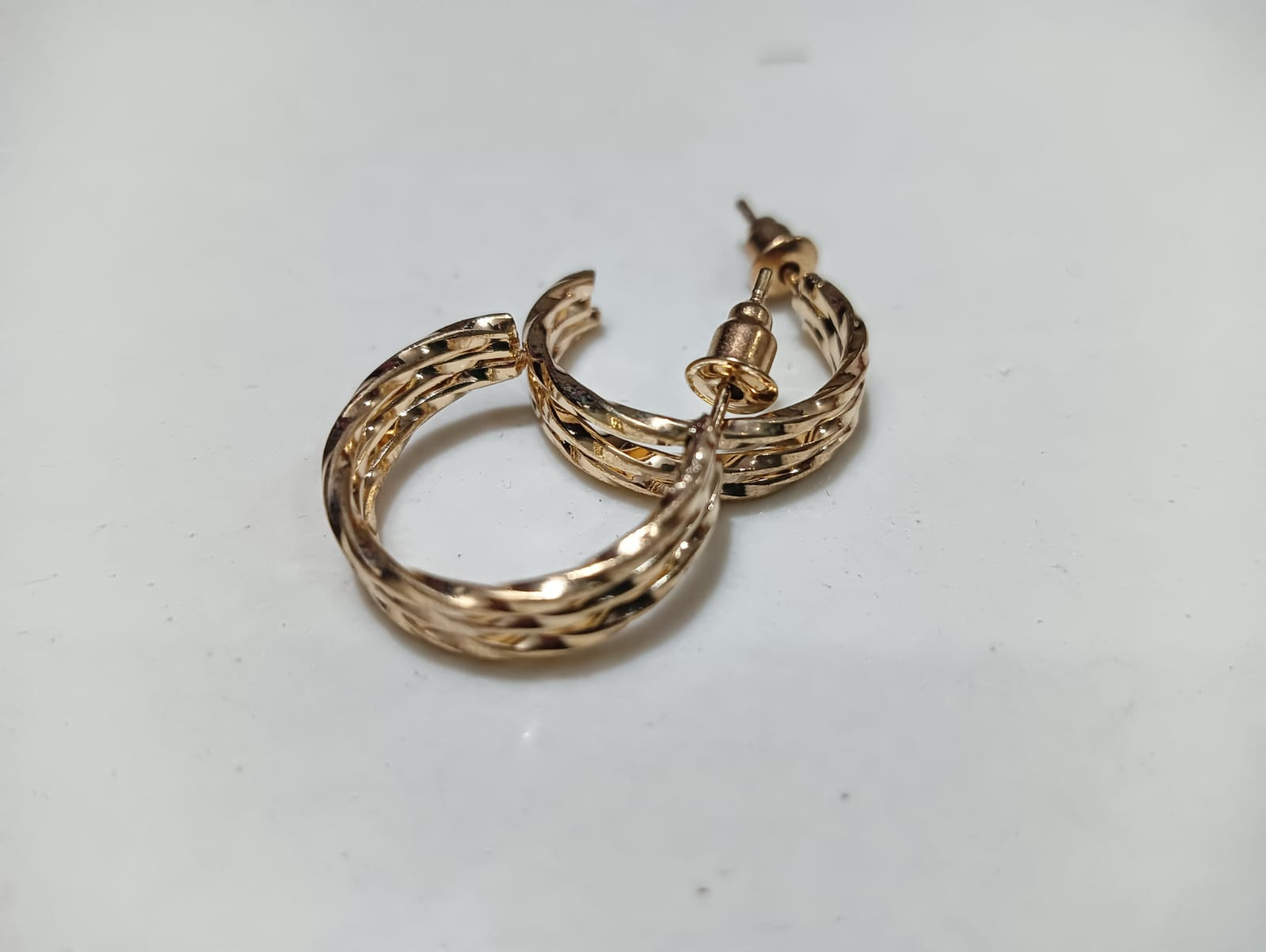 Elegant Gold Hoop Earrings